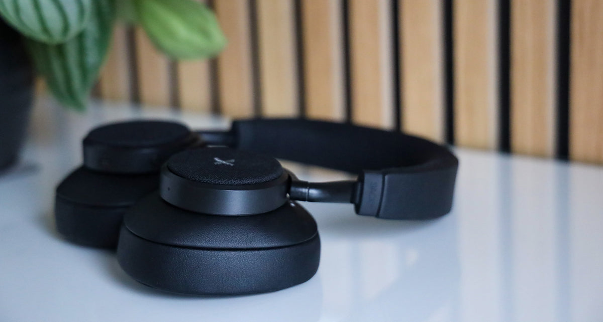 SACKit Touch 400 bluetooth headphones with wireless charging